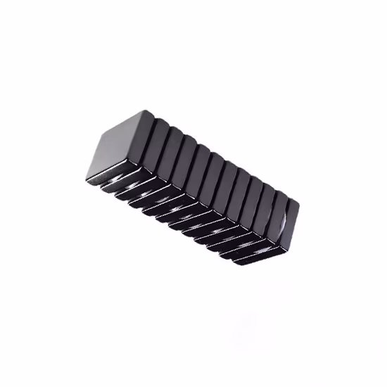 Ímãs redondos de neodímio N52 personalizados à prova d'água revestidos de borracha preta Ímã de epóxi